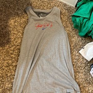 gray nike tank top